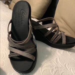 NWT Skechers Wedges 10